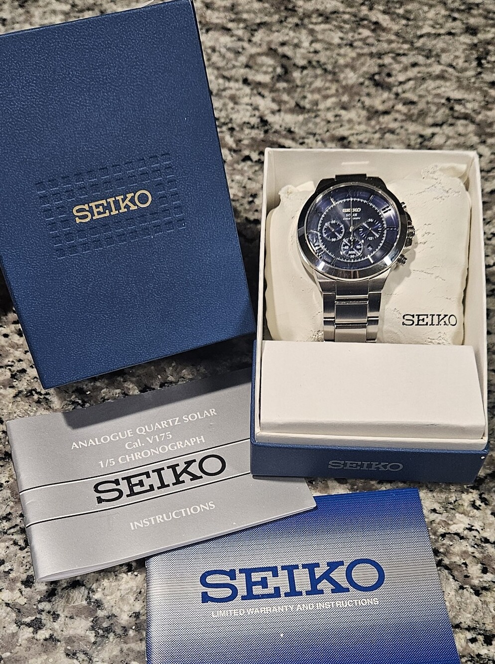 Men's Seiko Solar Chronograph  Blue Dial Silver Braclet Watch Wristwatch W/ Box